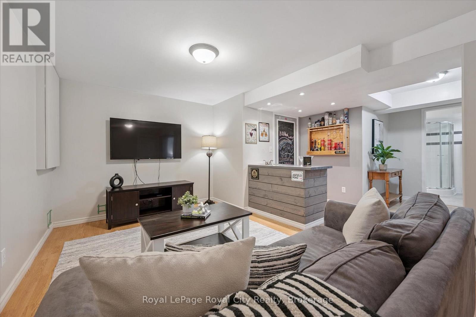 27 OAKRIDGE CRESCENT - Image 36