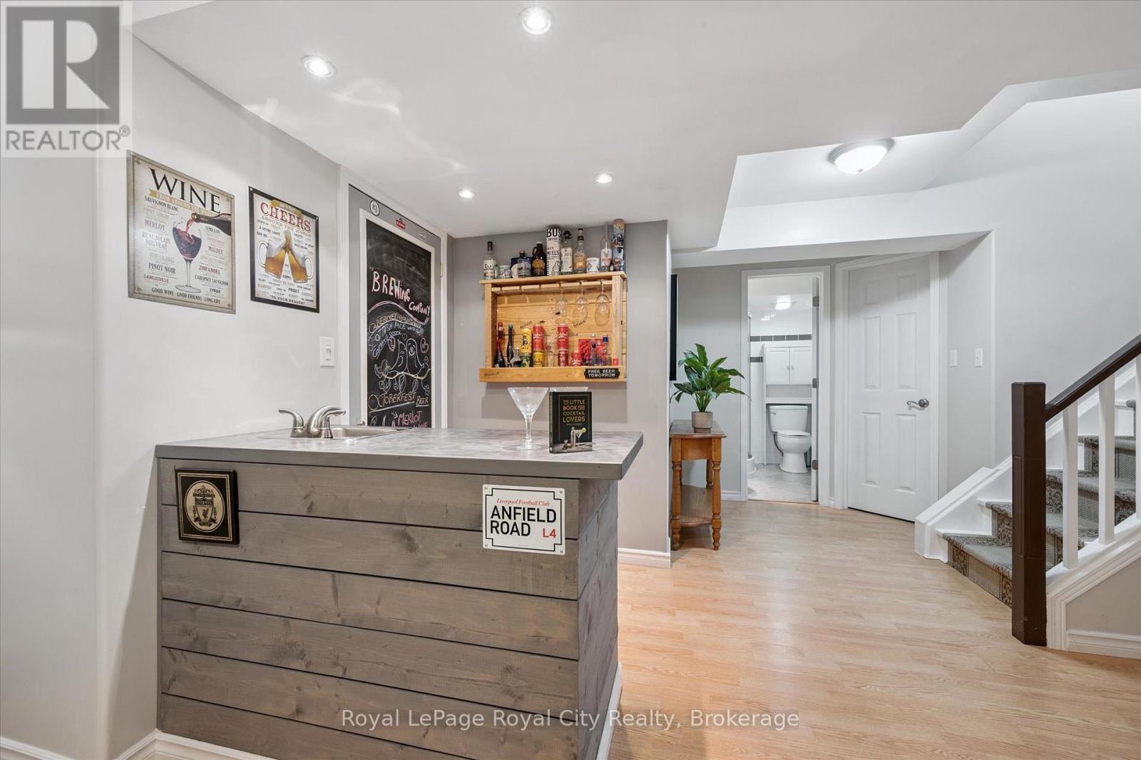 27 OAKRIDGE CRESCENT - Image 38