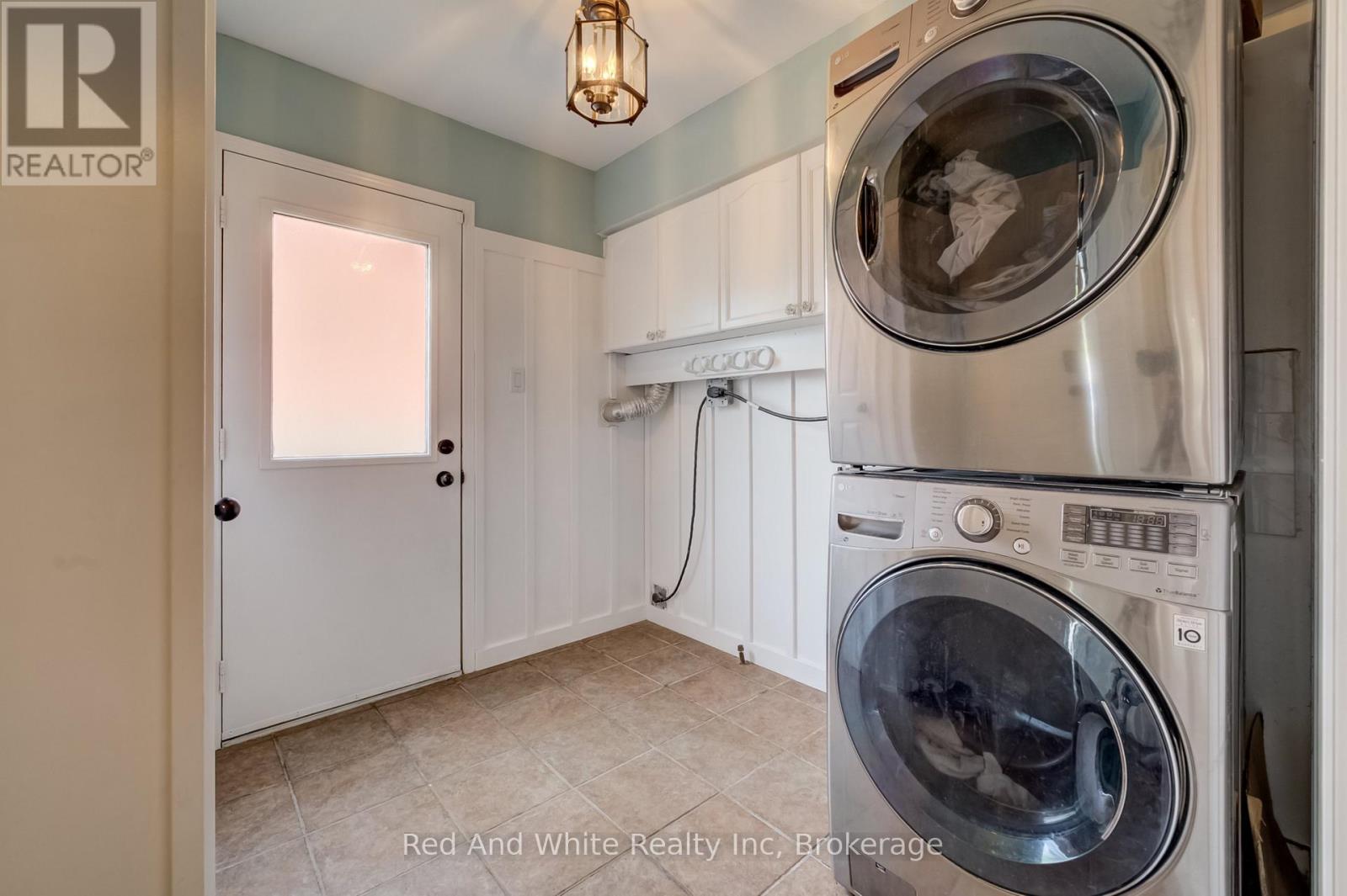 554 GRAND RIDGE DRIVE - Image 22