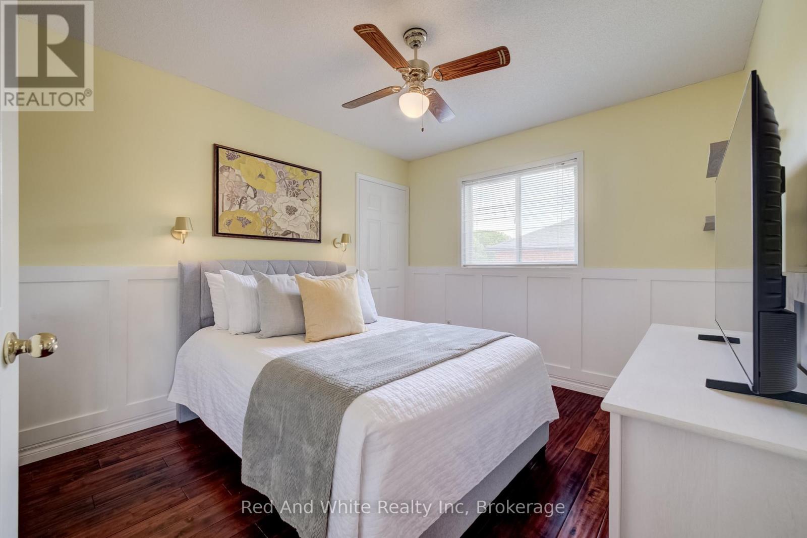 554 GRAND RIDGE DRIVE - Image 37