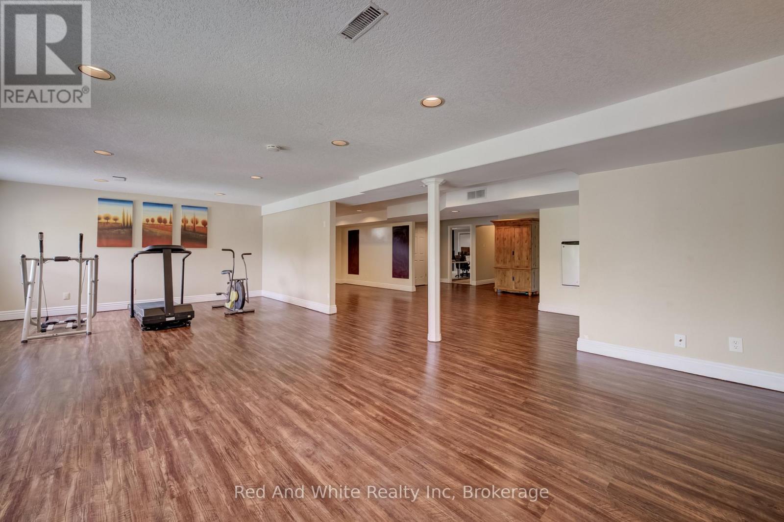 554 GRAND RIDGE DRIVE - 39