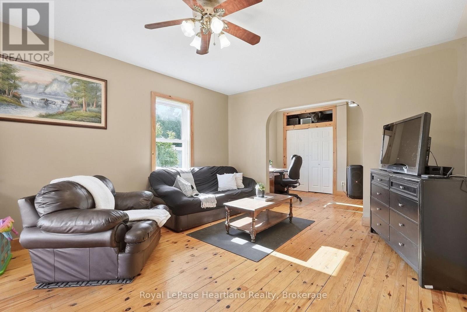 8 CLARKE STREET S, Minto — photo 9