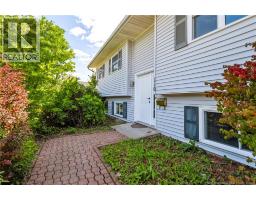 110 Chandler Drive, photo 2