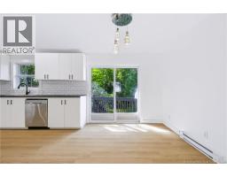 110 Chandler Drive, photo 8