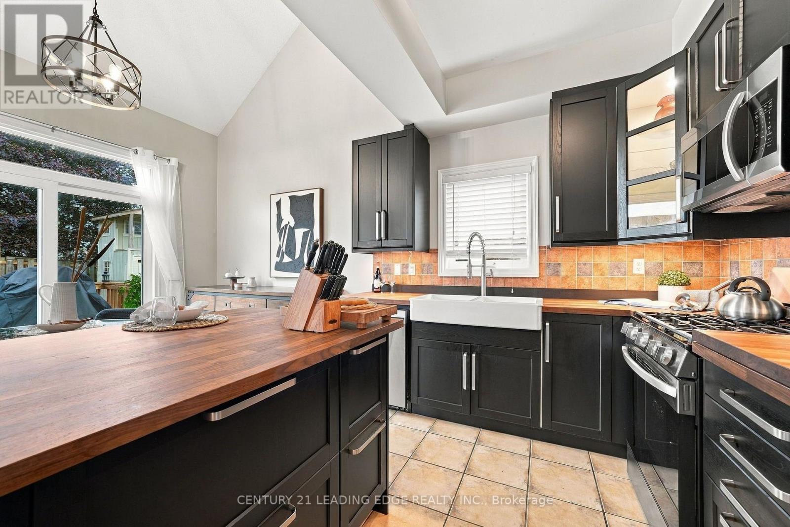 416 Whitby Shores Greenway, Whitby, ON photo 17