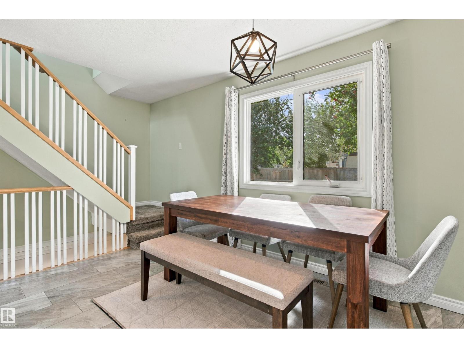 161 WOODSTOCK NW - 3