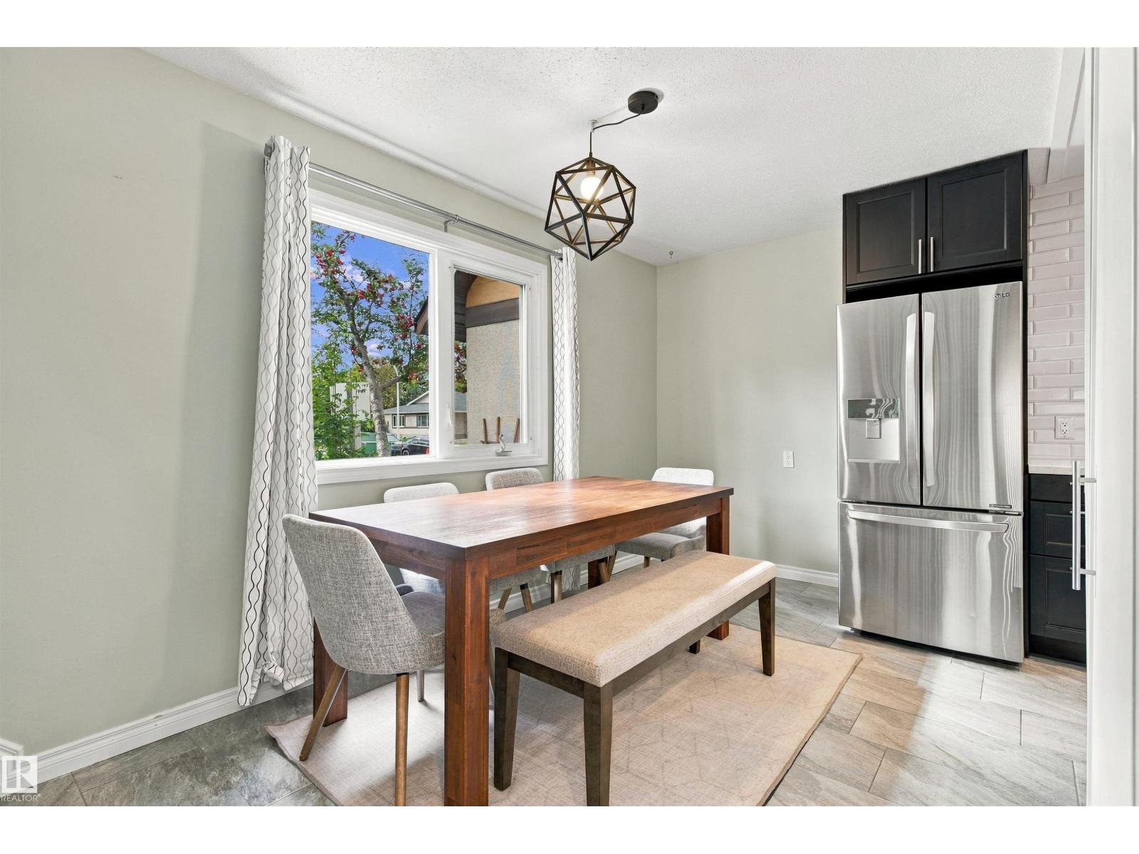 161 WOODSTOCK NW - 4