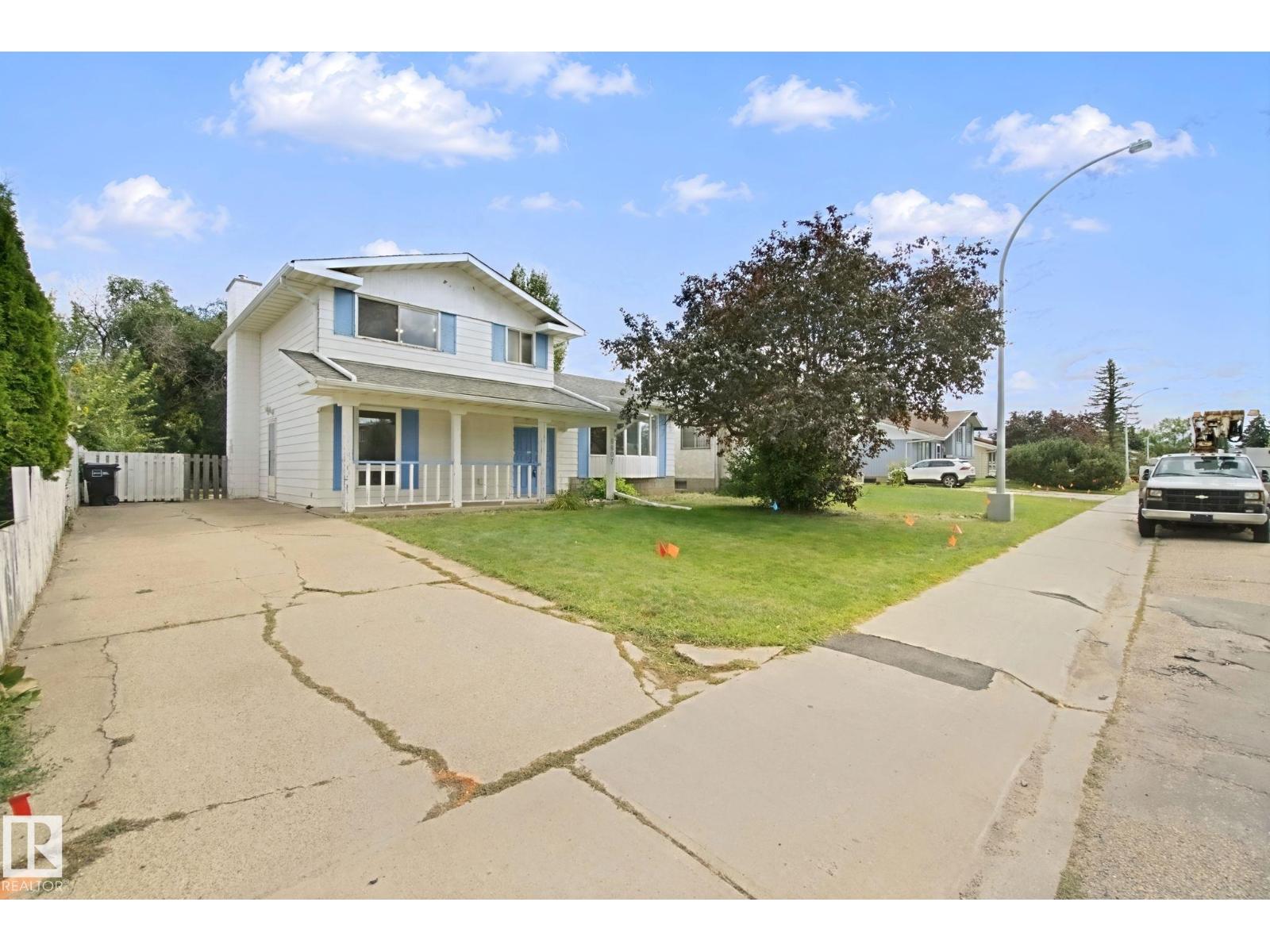 8807 181 St NW photo 3 — MLS® E4509126
