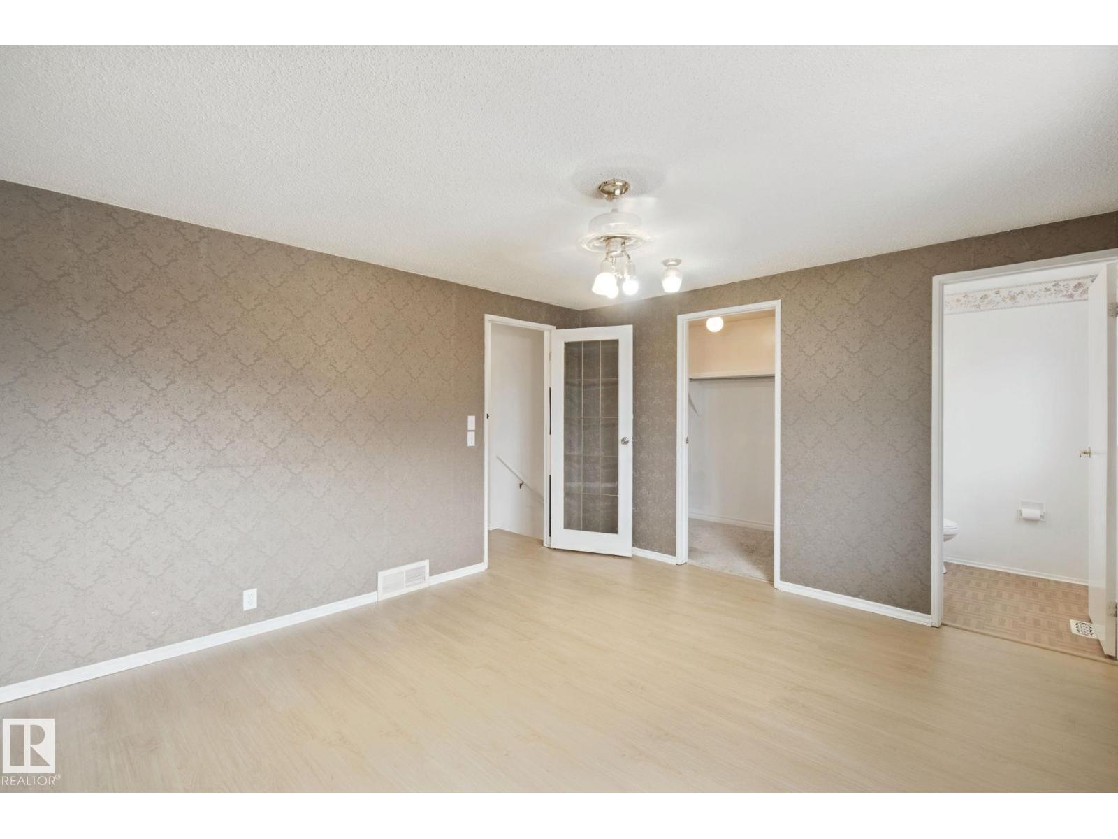 8807 181 ST NW - 33