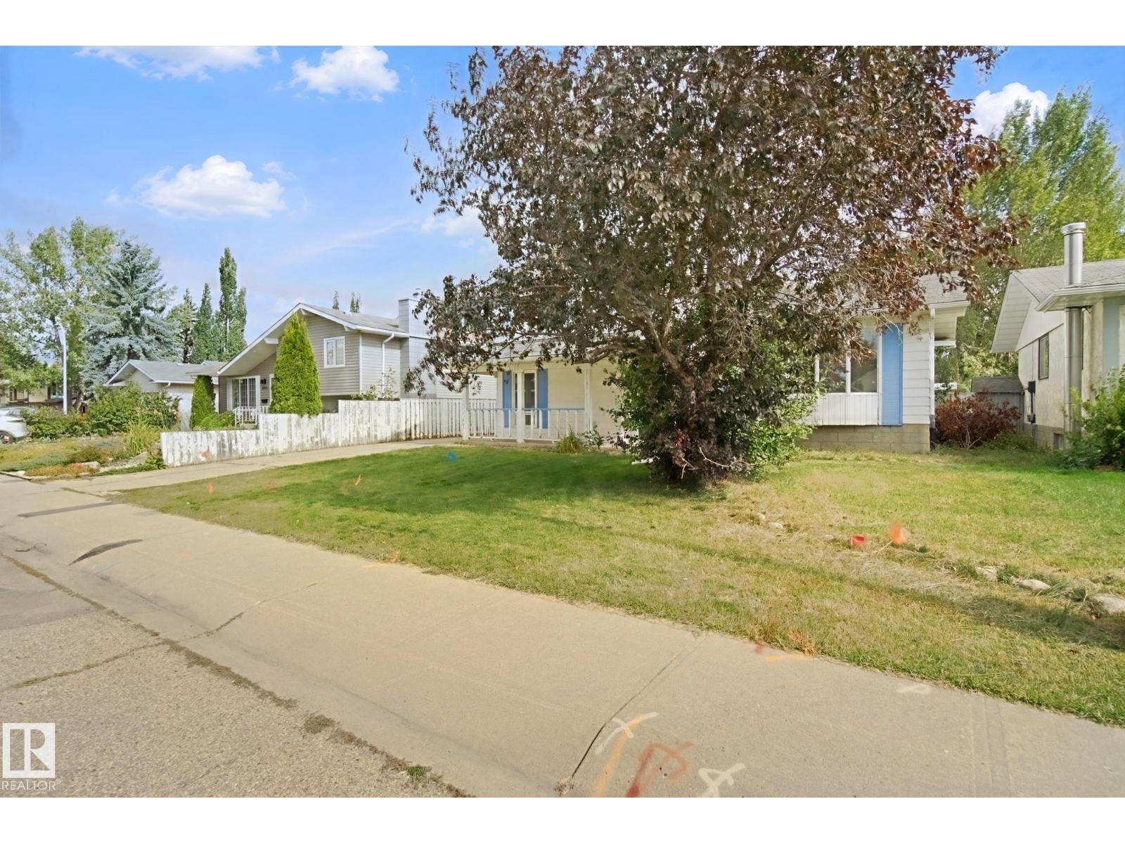 8807 181 St NW photo 4 — MLS® E4509126