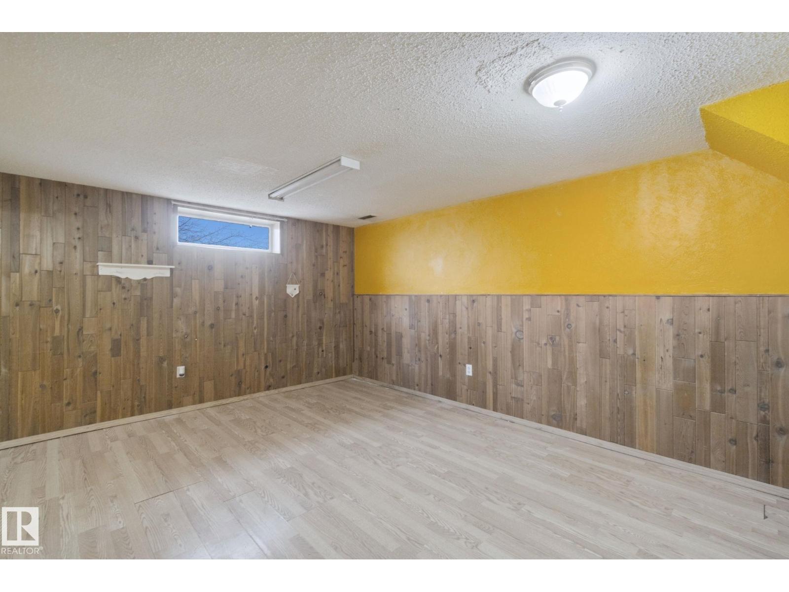 8807 181 ST NW - 43