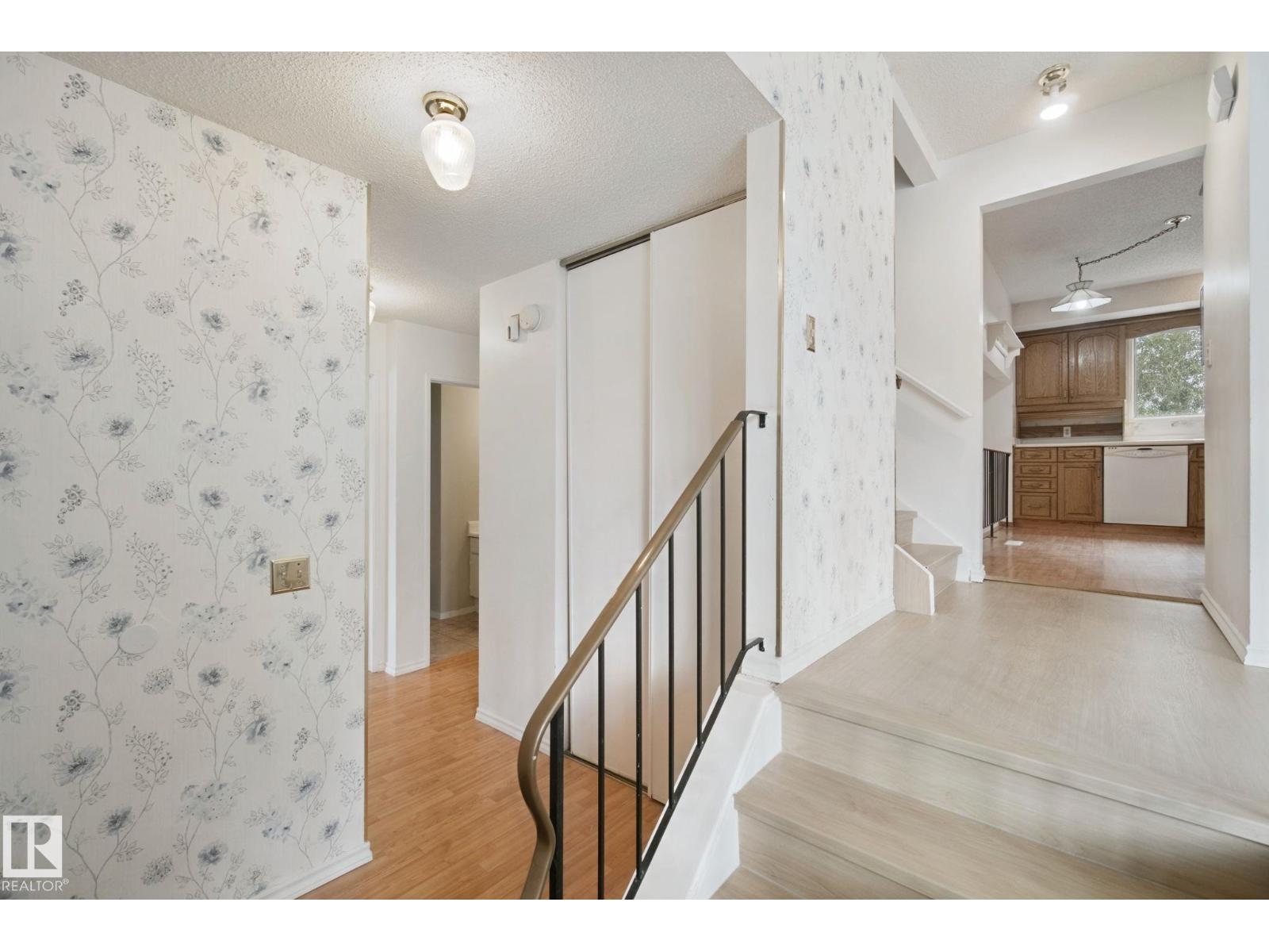 8807 181 ST NW - 9