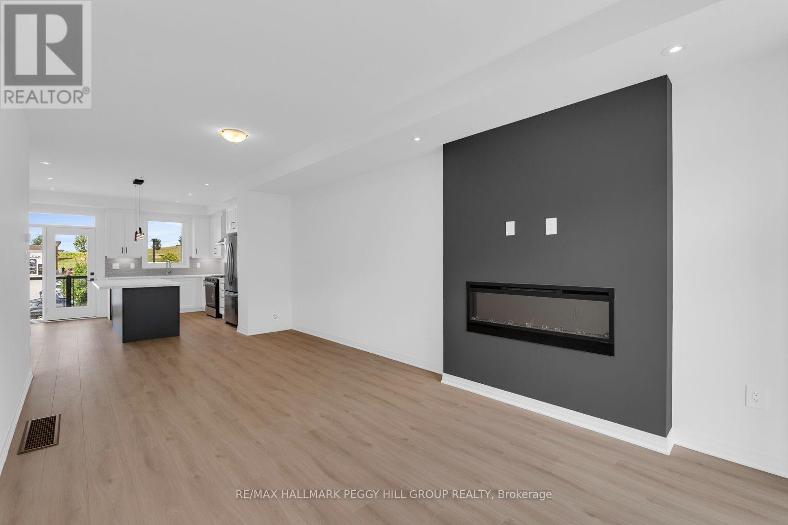 82 BRANDON CRESCENT, New Tecumseth (Tottenham) — photo 4