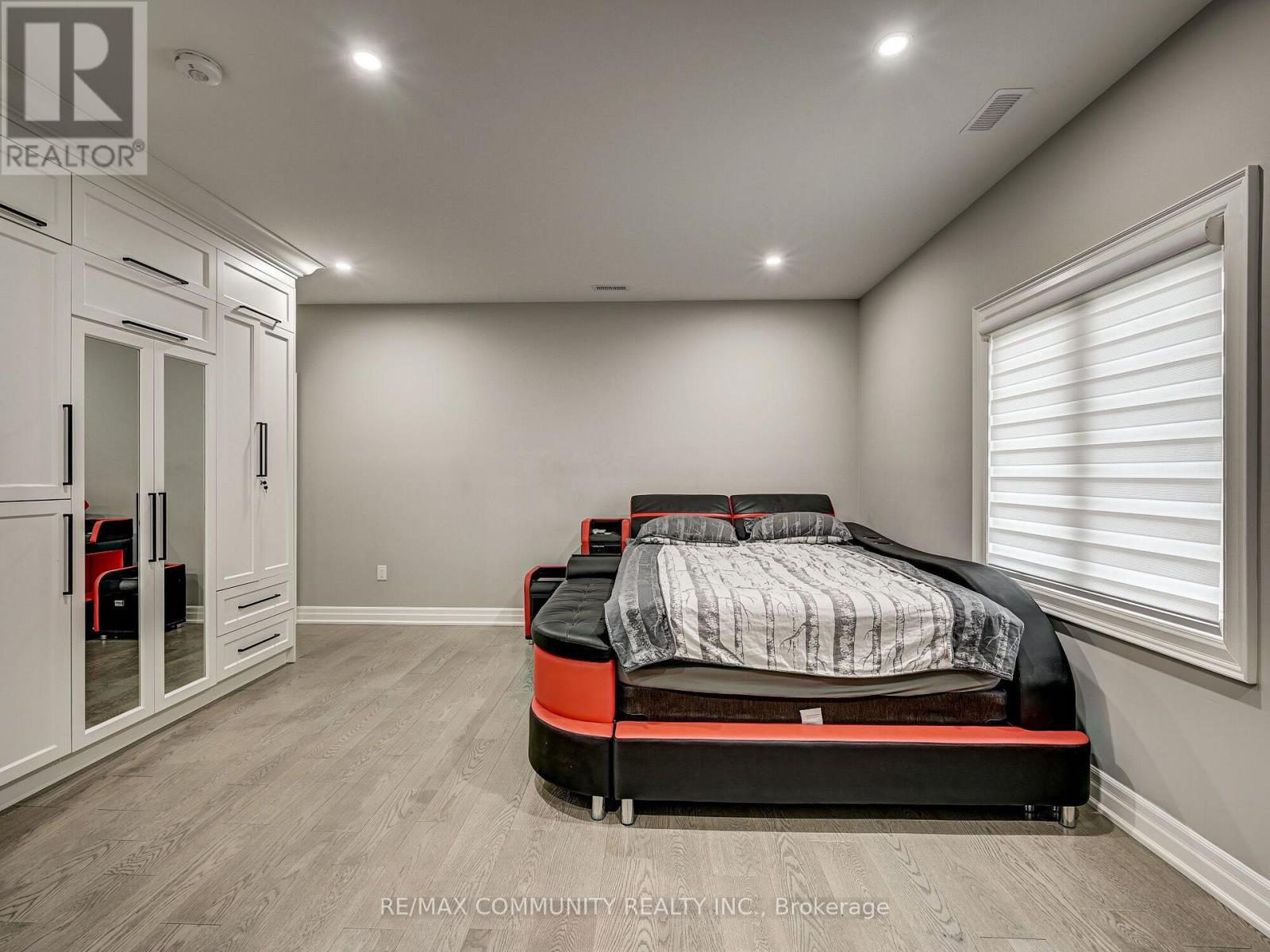 75 HAVAGAL CRESCENT - 21