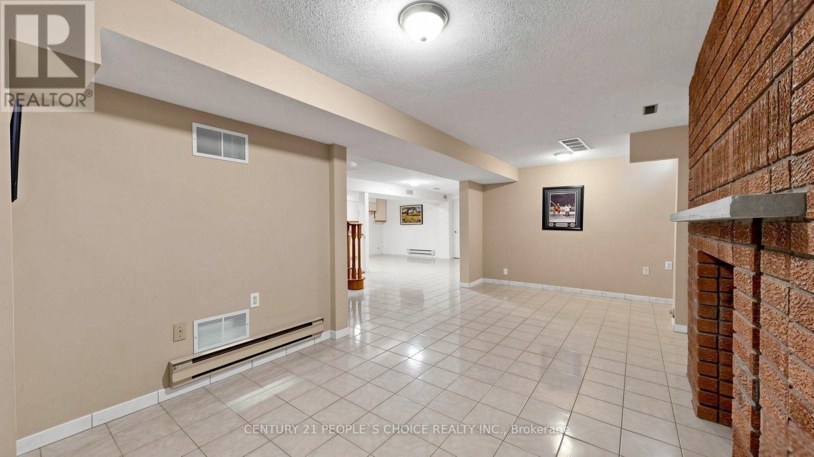 82 EMBASSY DRIVE - 25
