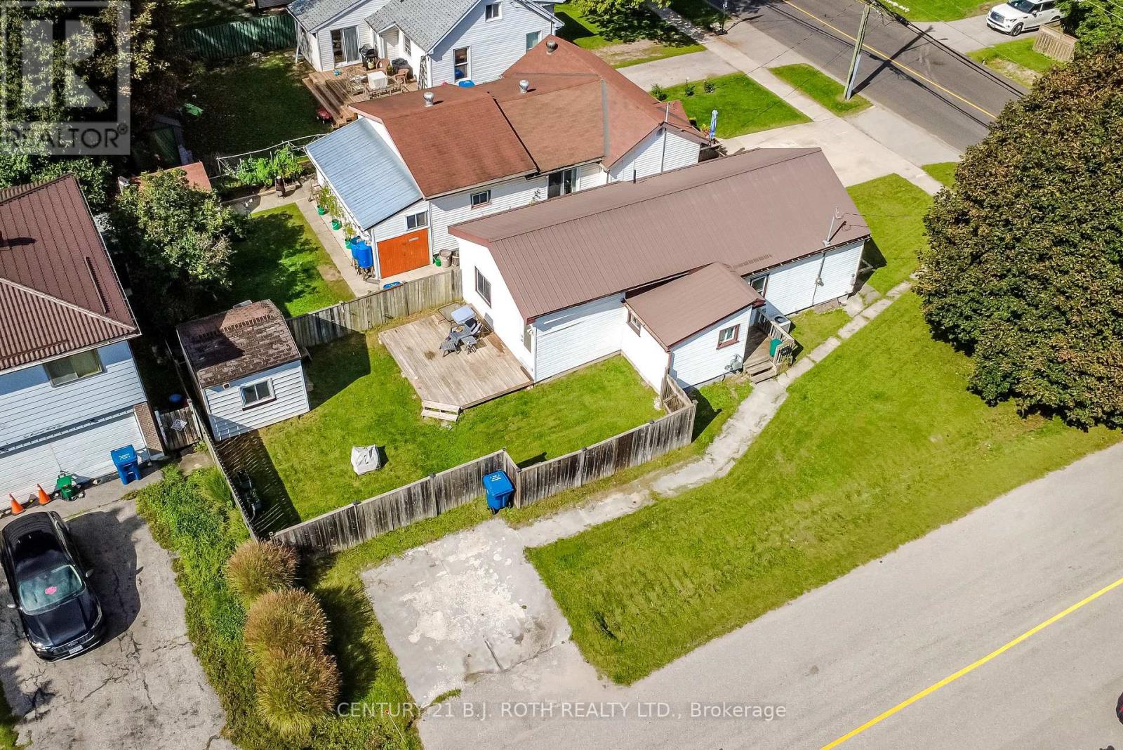 381 FOREST AVENUE S - 25