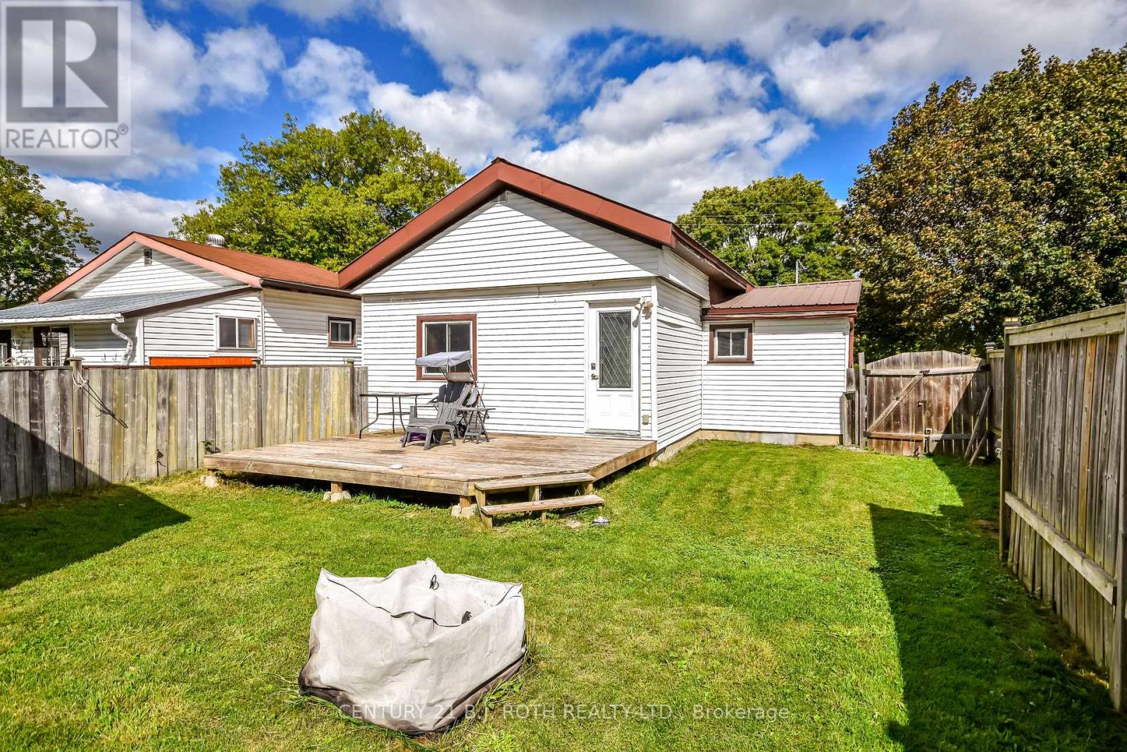 381 FOREST AVENUE S - Image 3