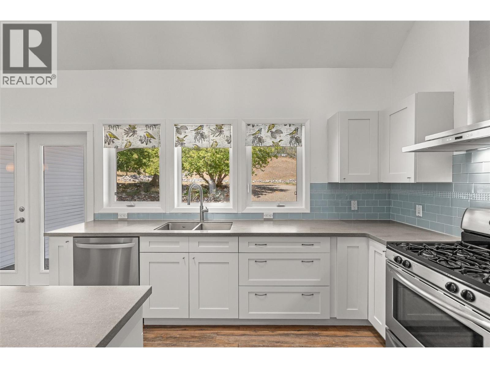 10421 Warren Road - 14