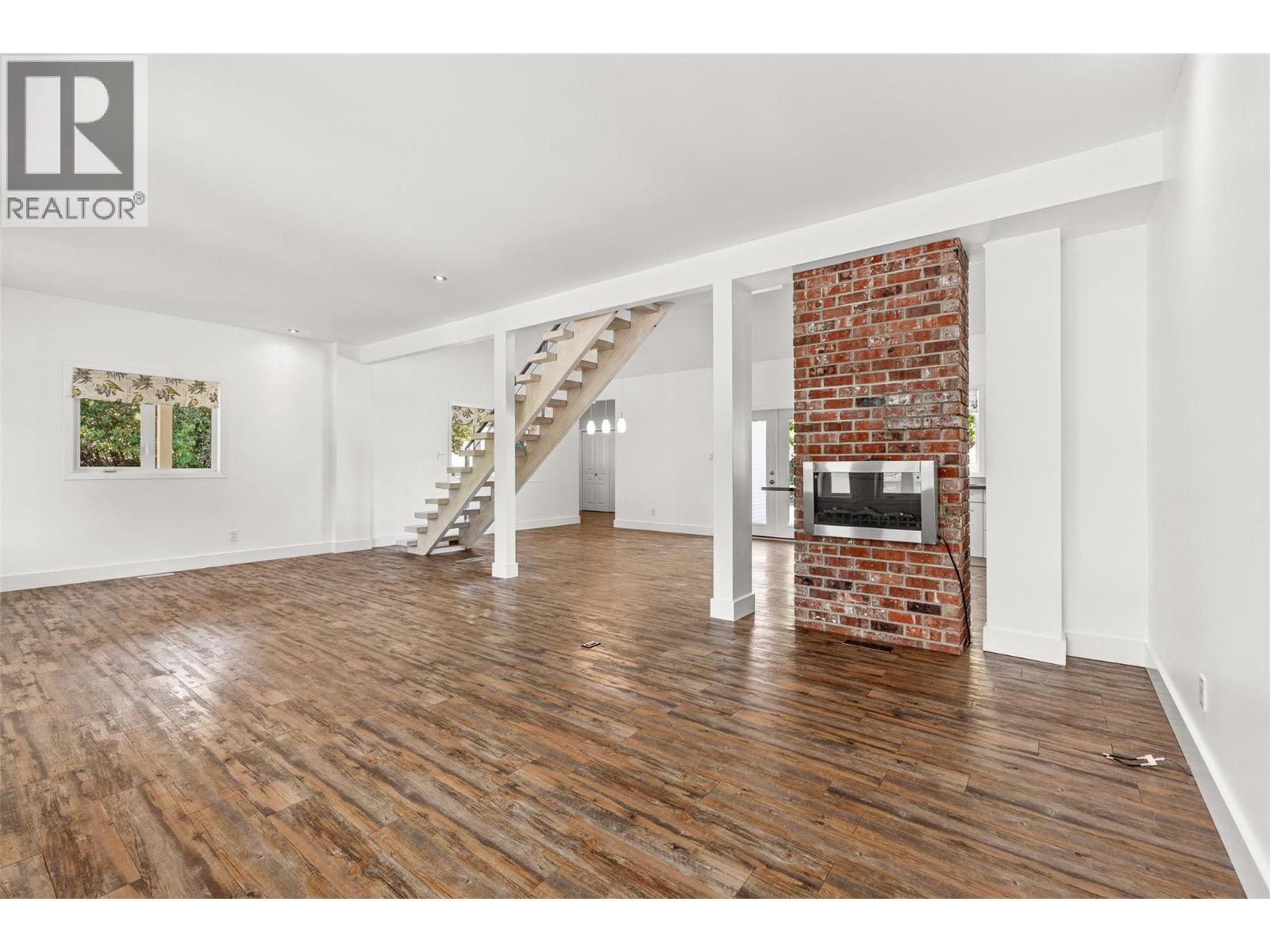 10421 Warren Road - 7