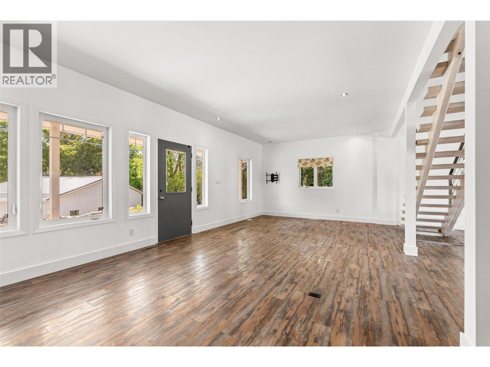 10421 Warren Road - Image 19