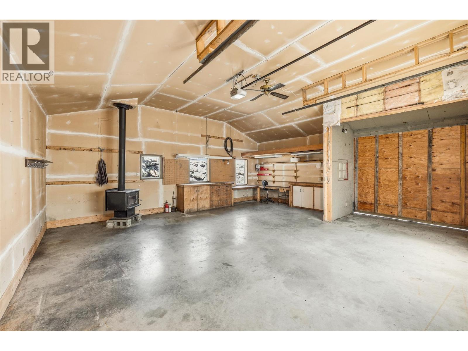 10421 Warren Road - Image 41