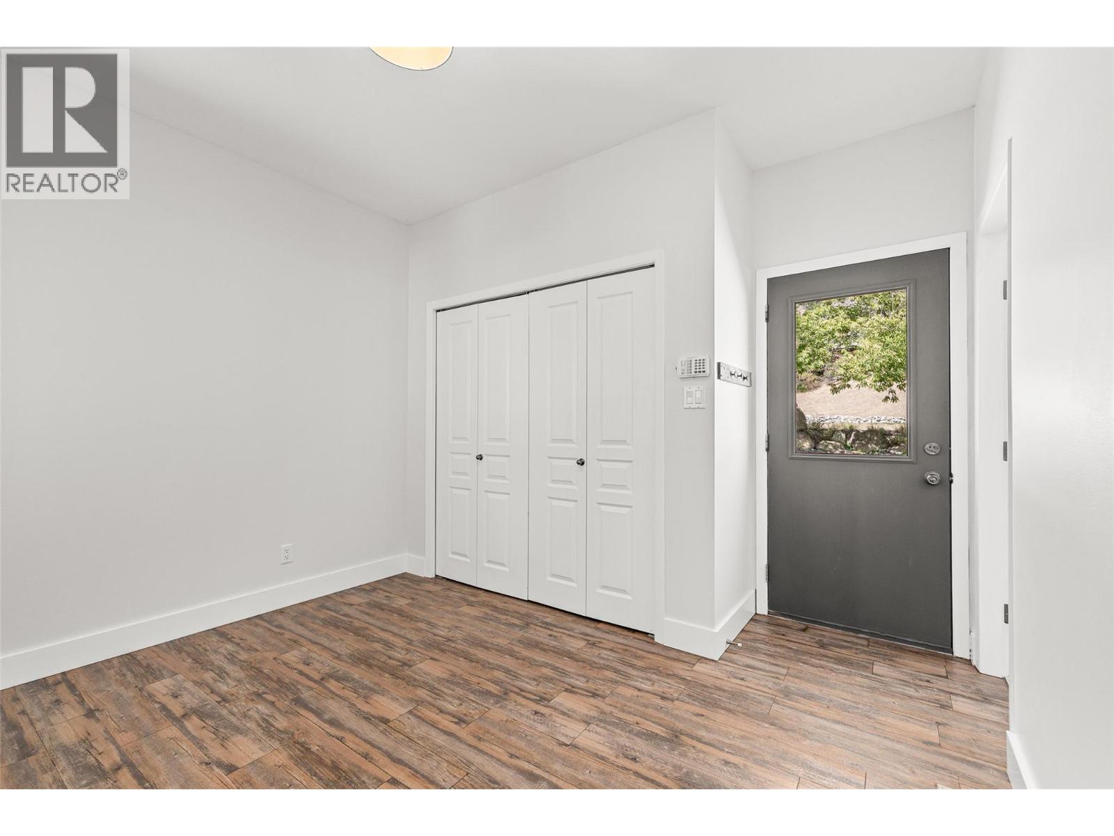 10421 Warren Road - Image 30