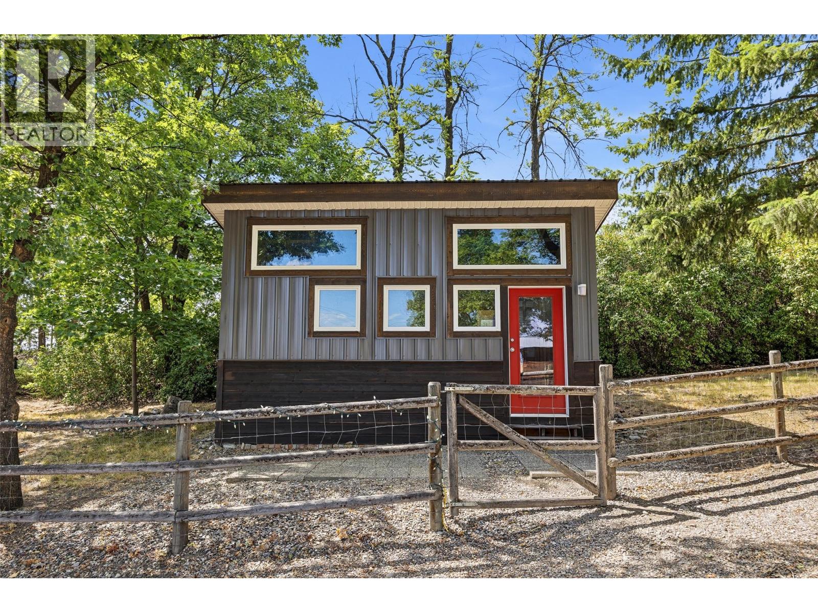 10421 Warren Road - Image 9
