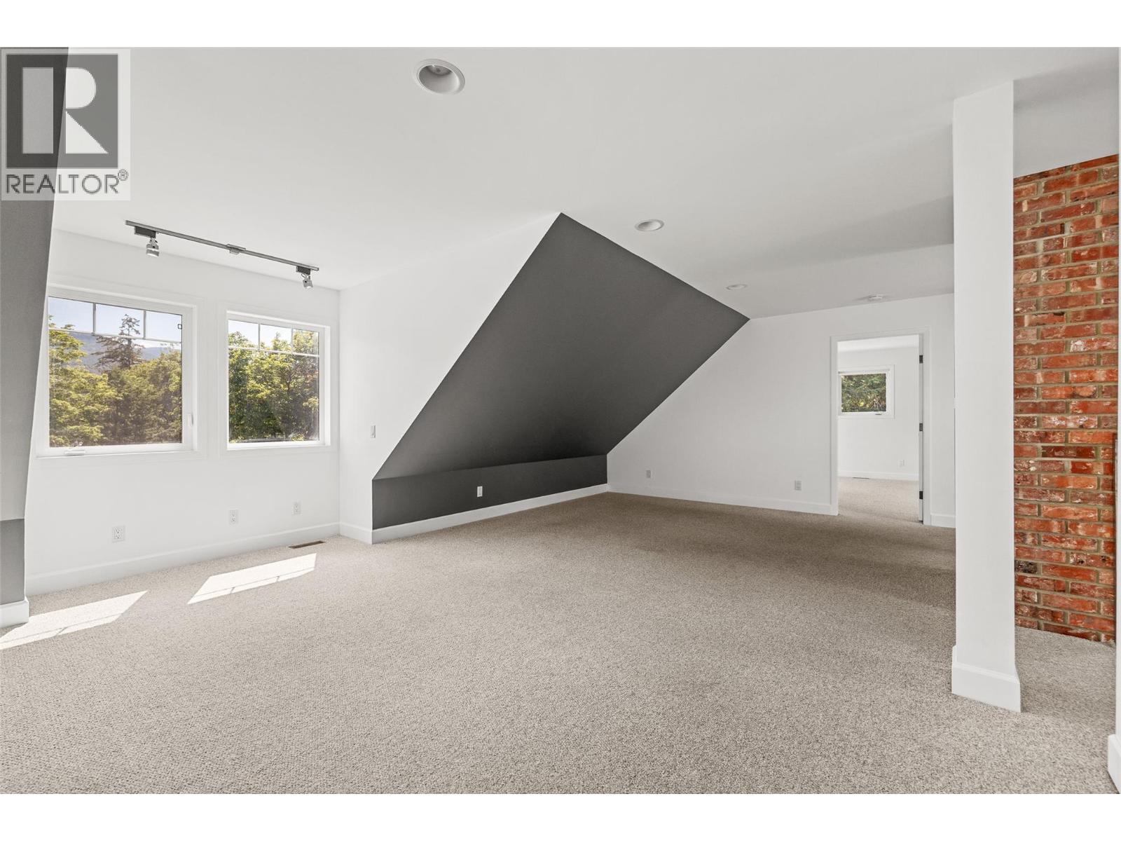 10421 Warren Road - 33