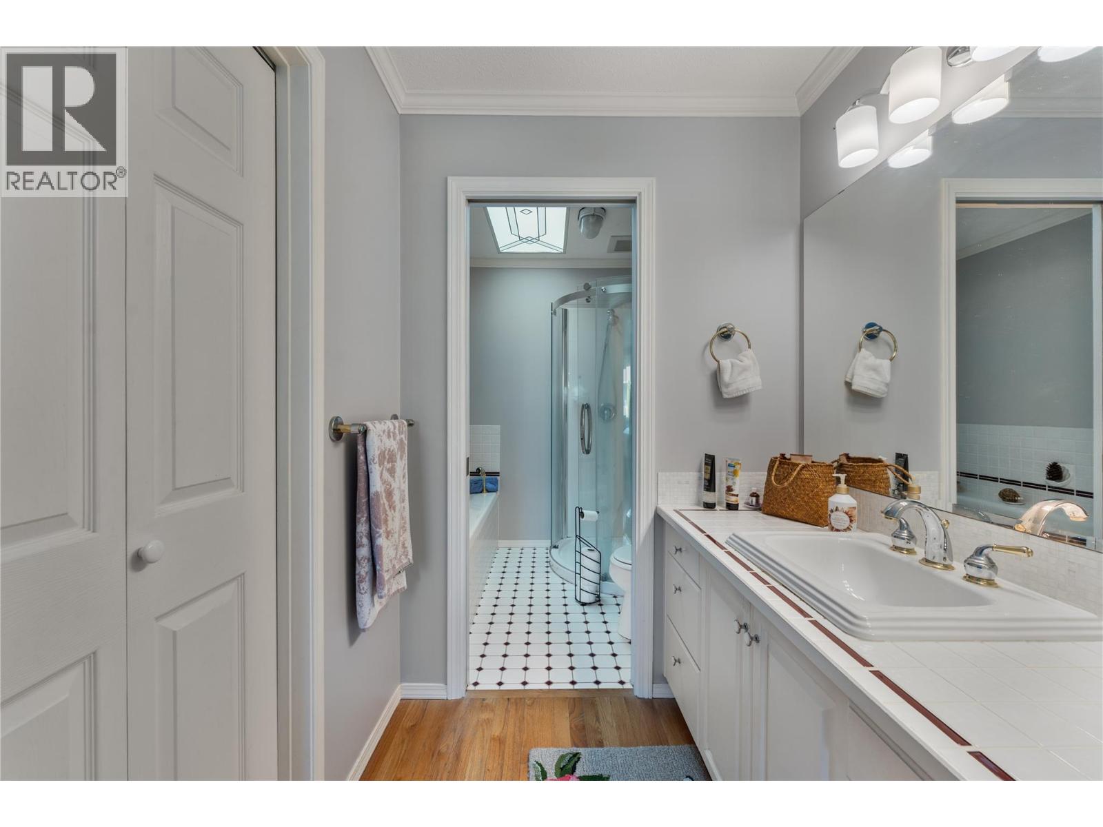 #77 950 Lanfranco Road - 17