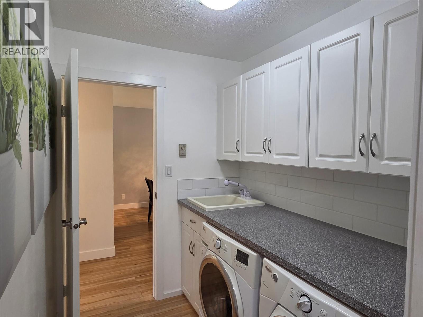 #16 815 11th Avenue - 16