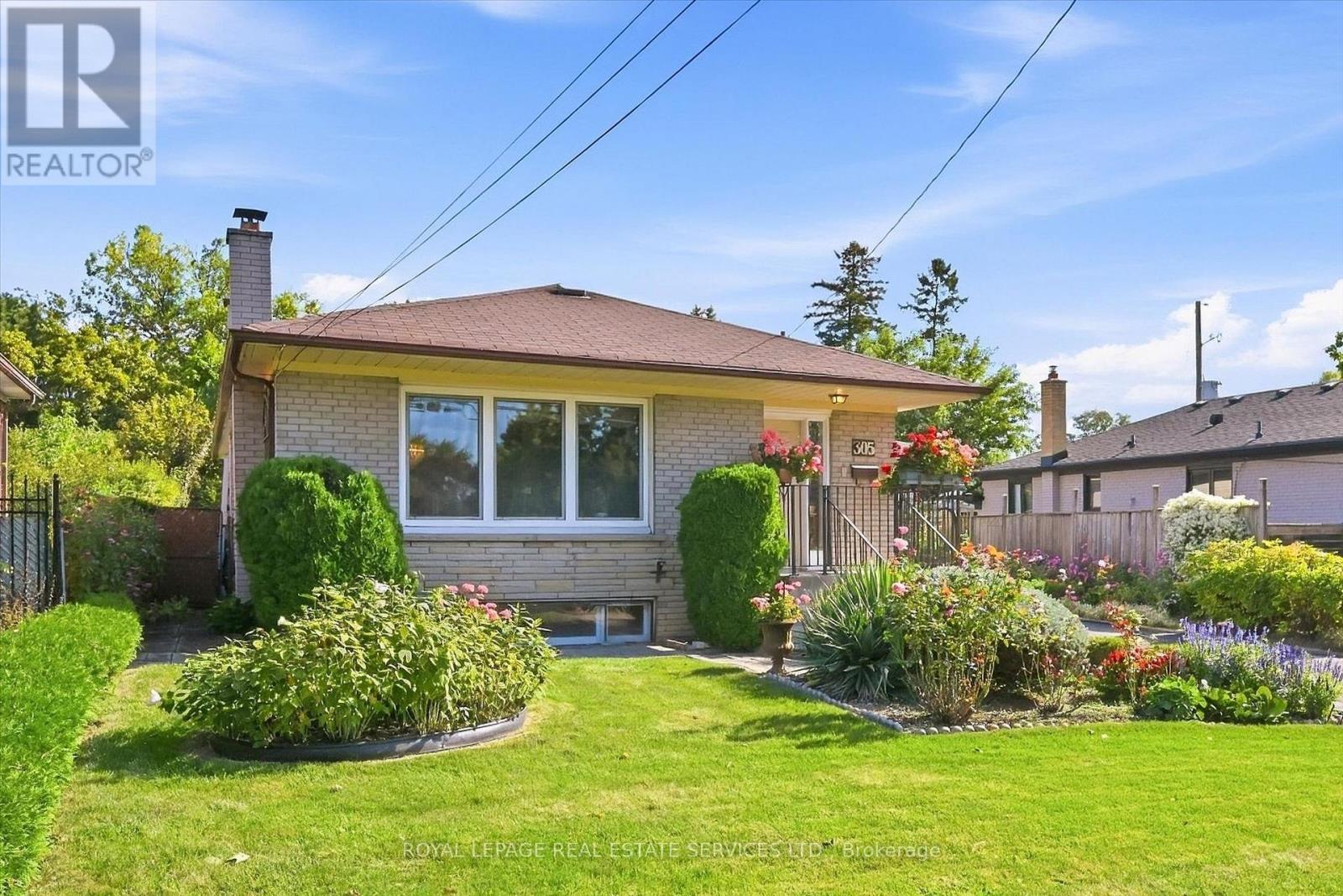 Photo of 305 QUEEN MARY DRIVE