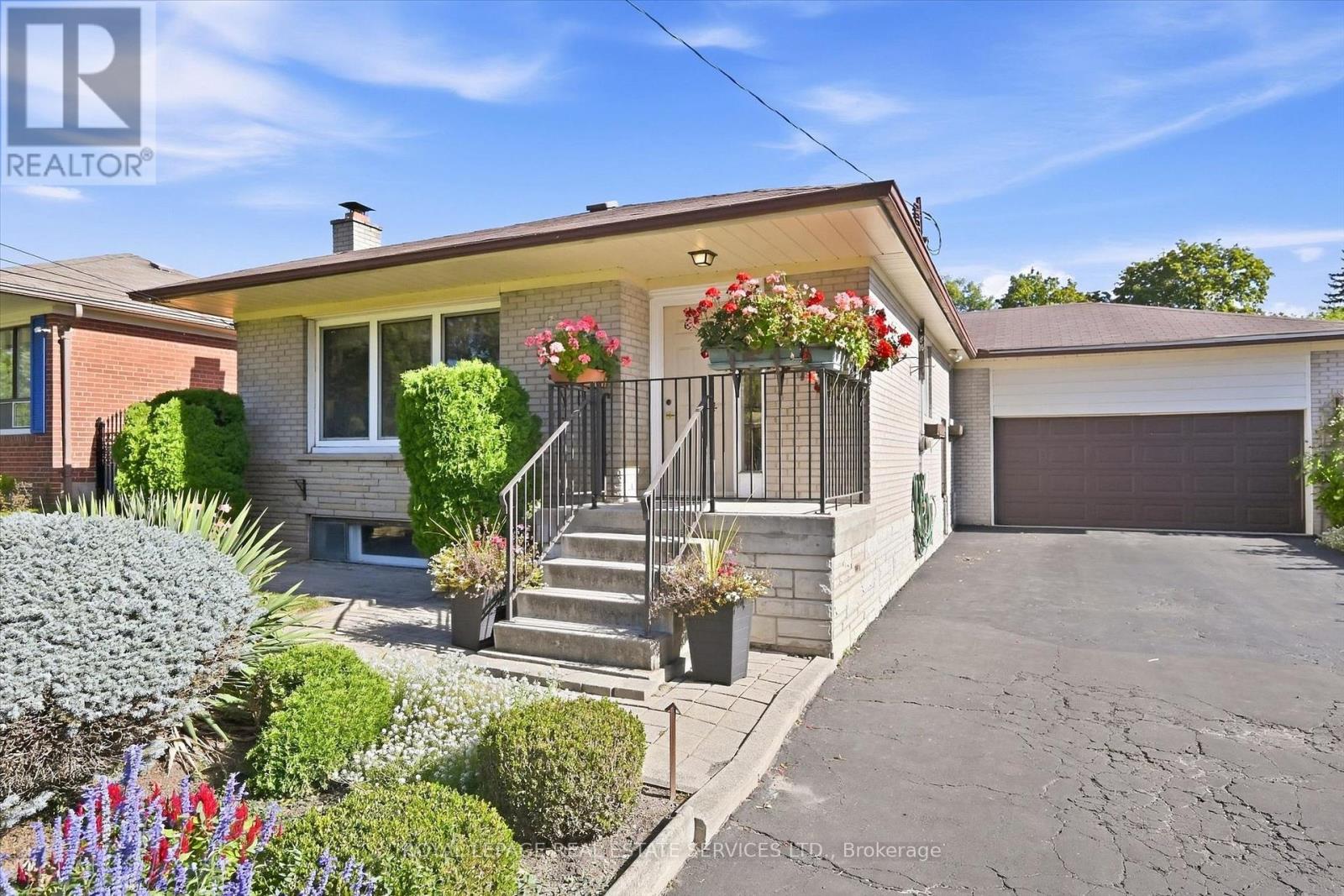 Photo of 305 QUEEN MARY DRIVE