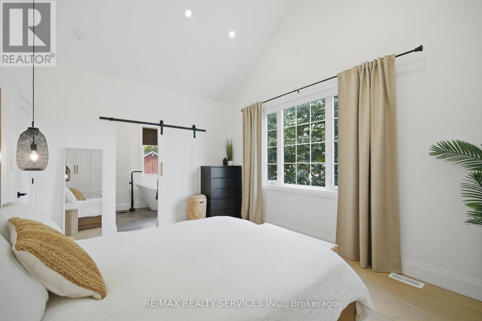 89 WILLOW STREET - Image 31