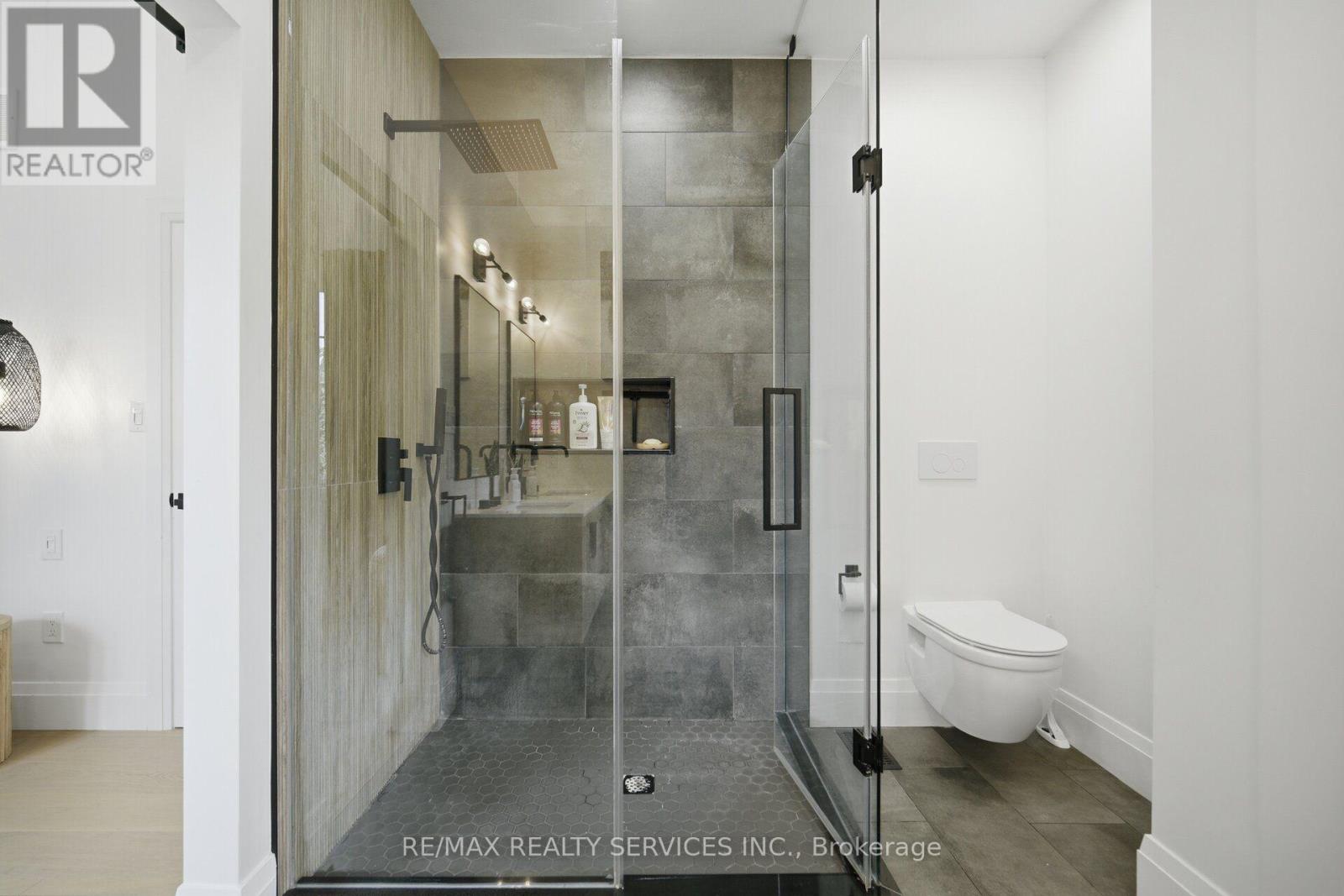 89 WILLOW STREET - Image 33