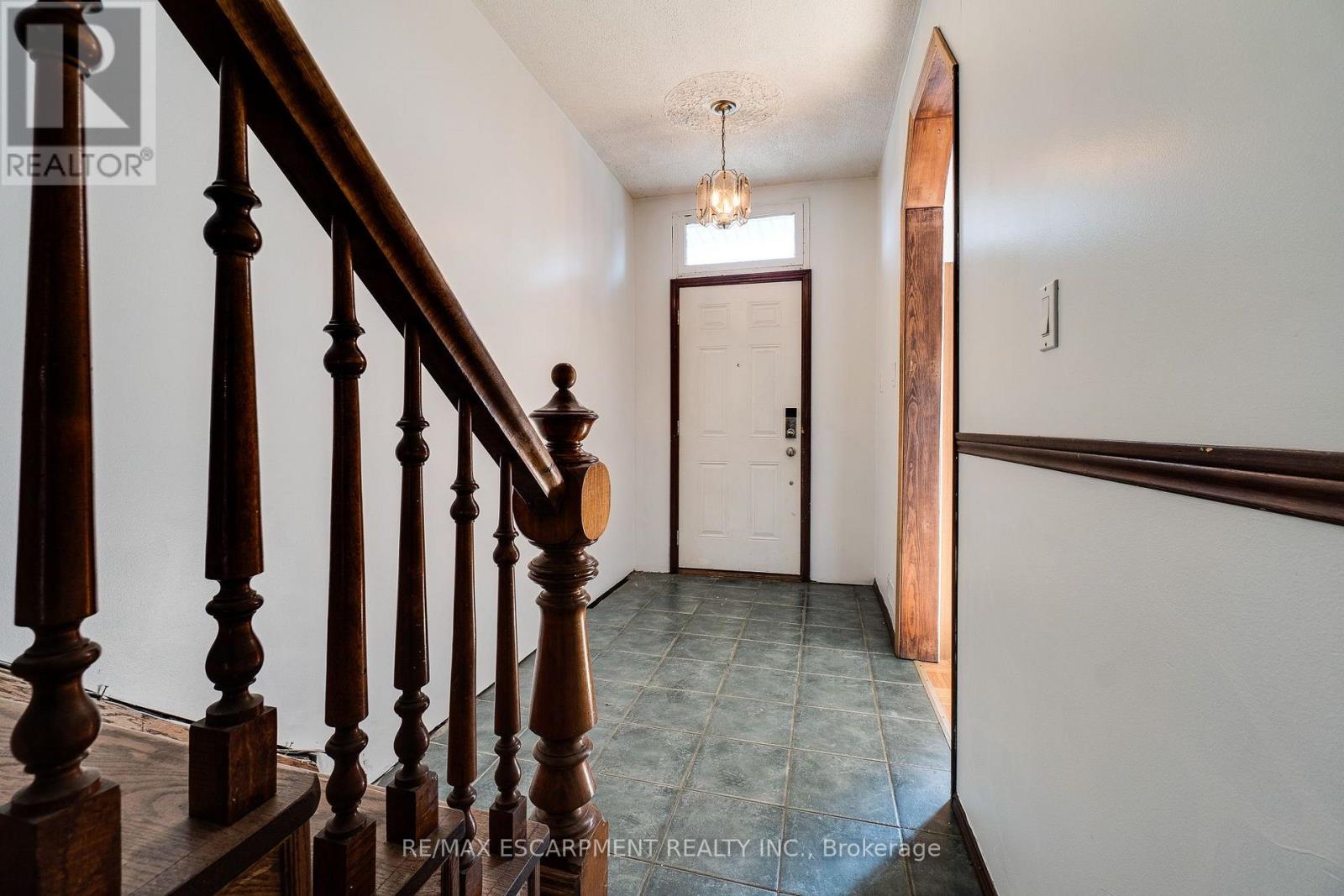 23 OAK AVENUE - 6