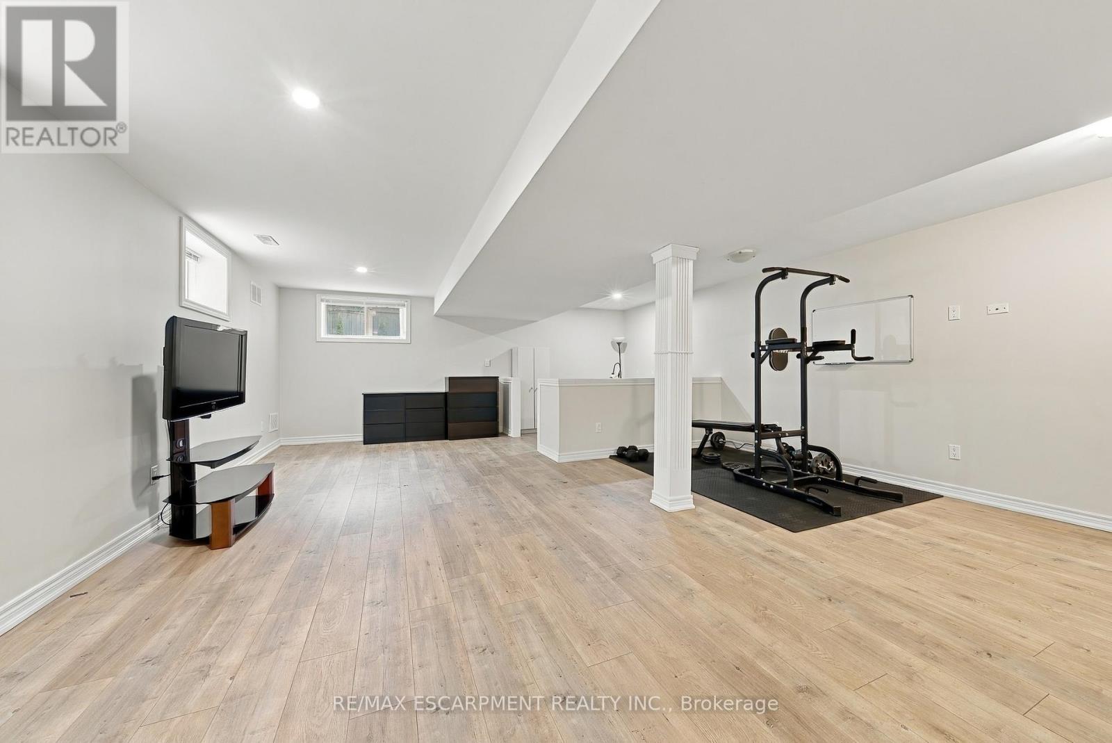 96 SPRINGVALLEY CRESCENT - 29