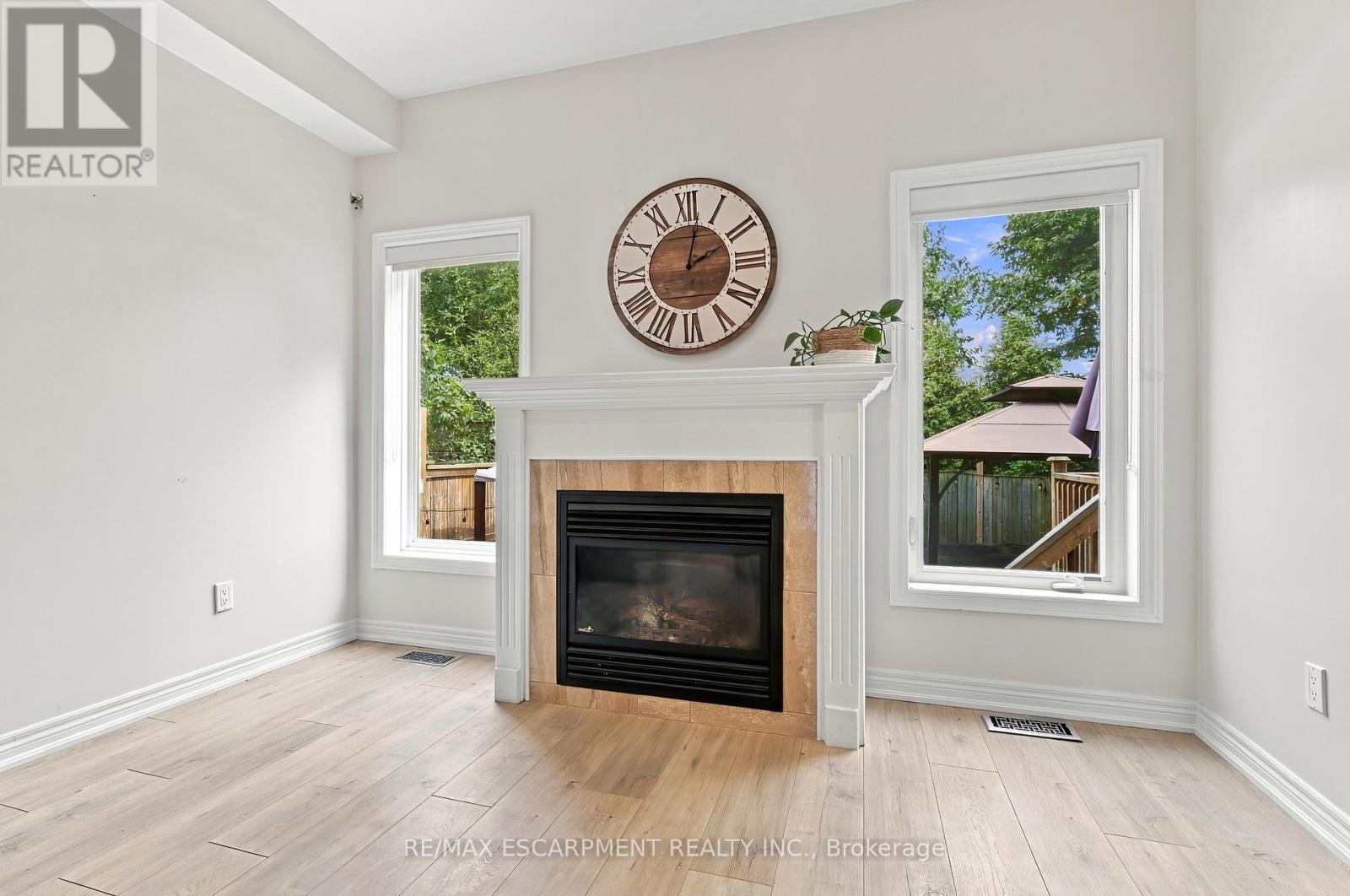 96 SPRINGVALLEY CRESCENT - 8