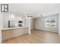 Porch - 1515 Marban Rd, Nanaimo, BC V9X1A1 Photo 7