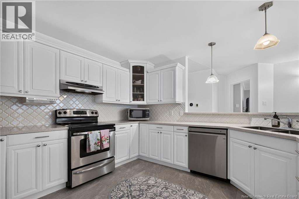 218 Riverside Drive - 14
