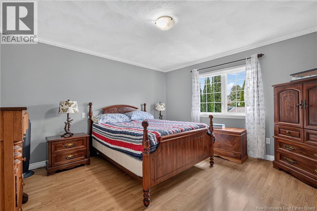 218 Riverside Drive - 16