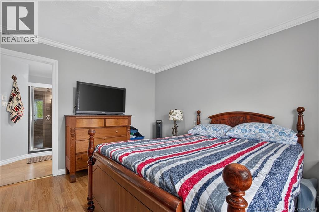 218 Riverside Drive - 18