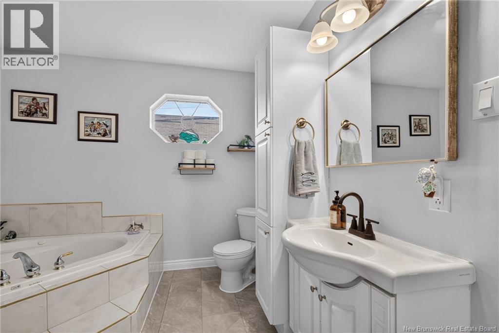 218 Riverside Drive - Image 21