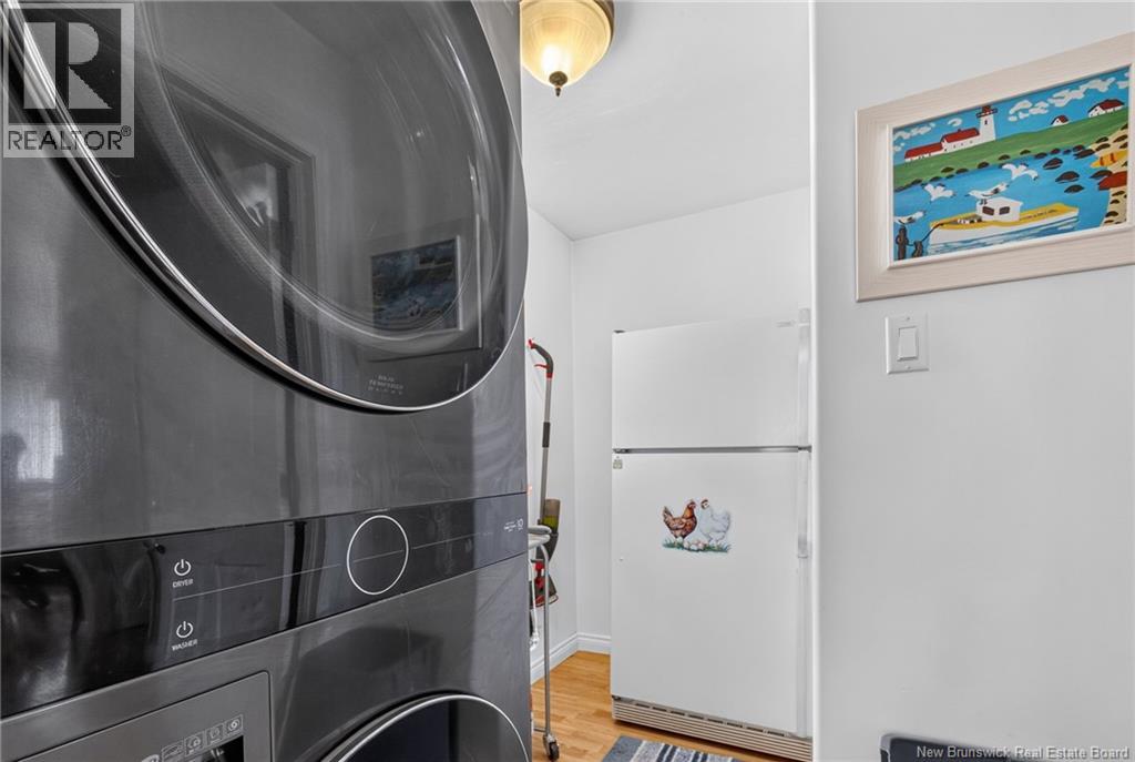 218 Riverside Drive - Image 25