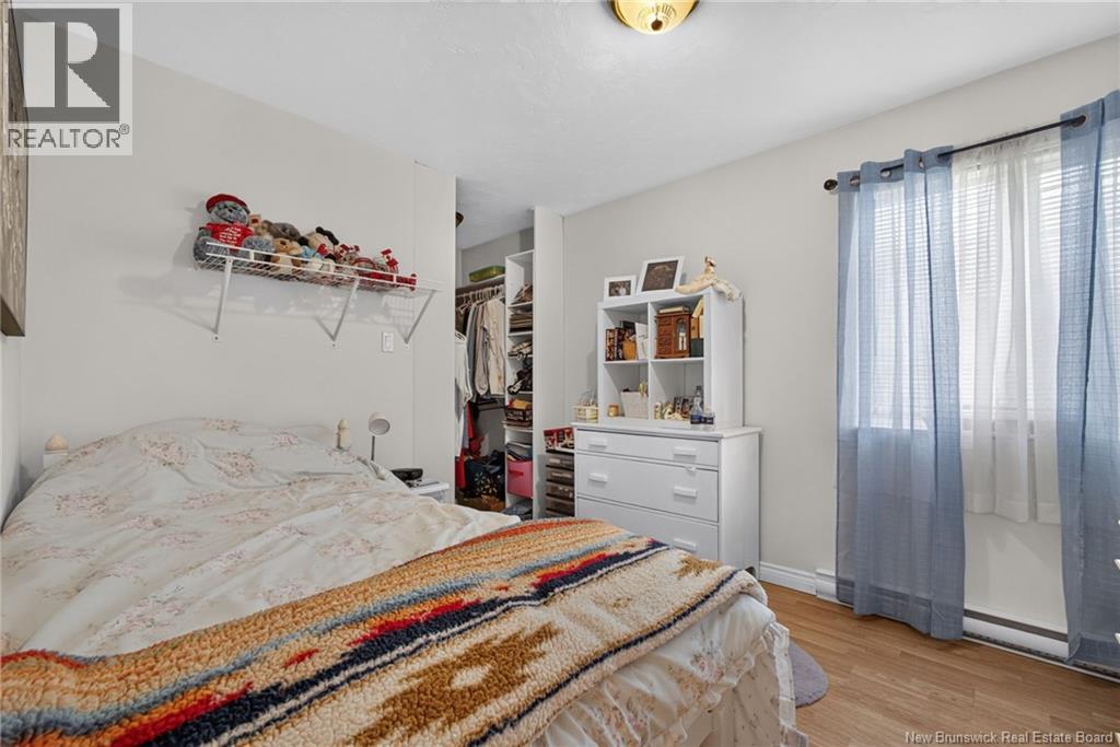 218 Riverside Drive - 26