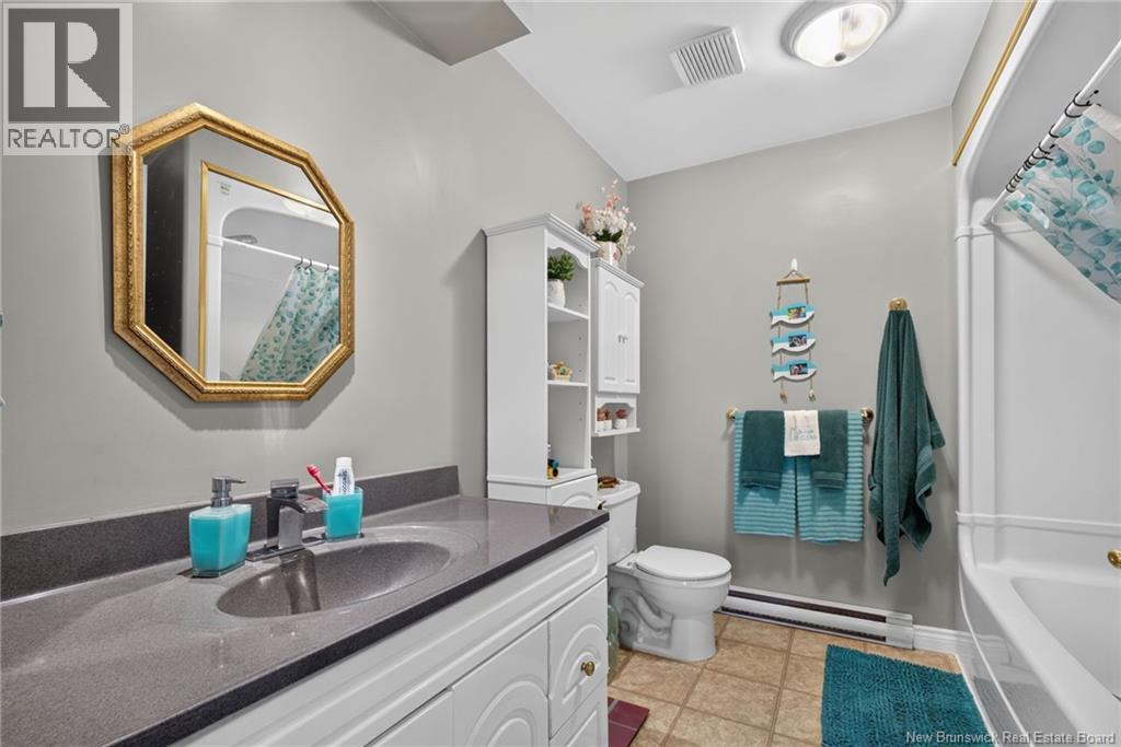 218 Riverside Drive - Image 29