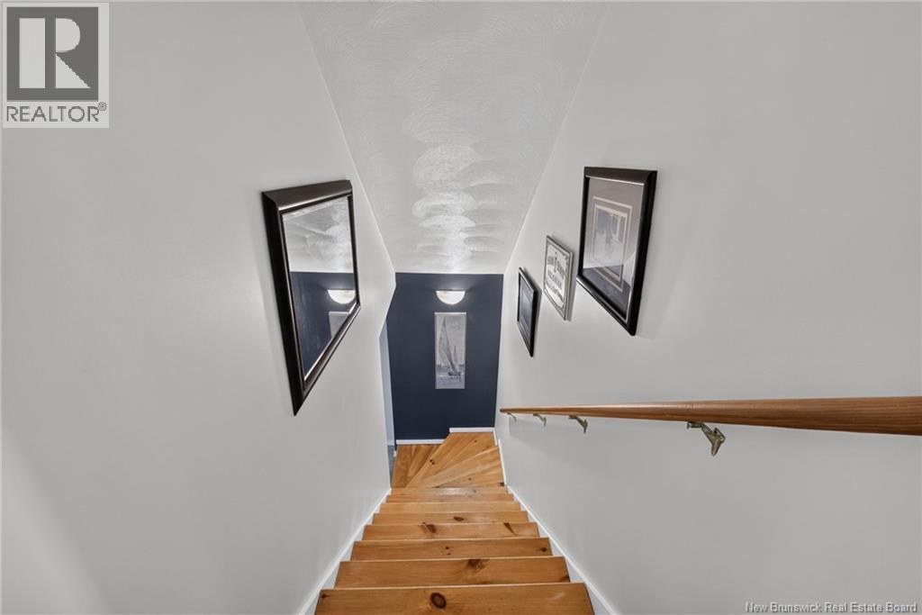 218 Riverside Drive - Image 36