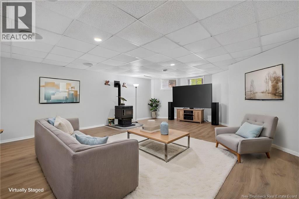 218 Riverside Drive - Image 38