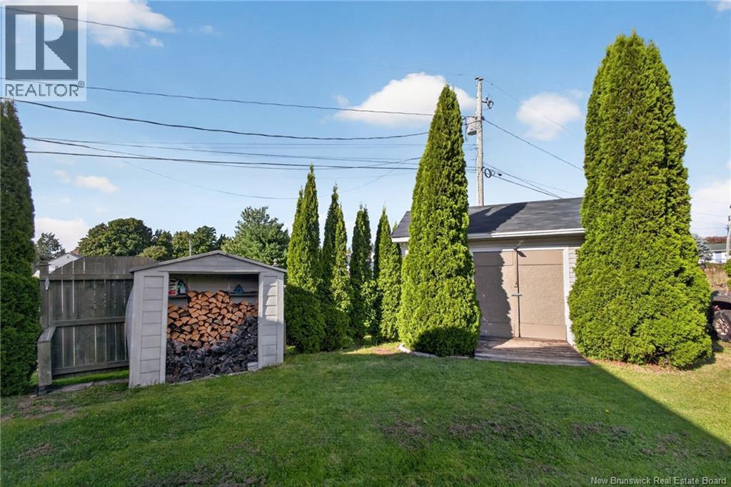 218 Riverside Drive - Image 44