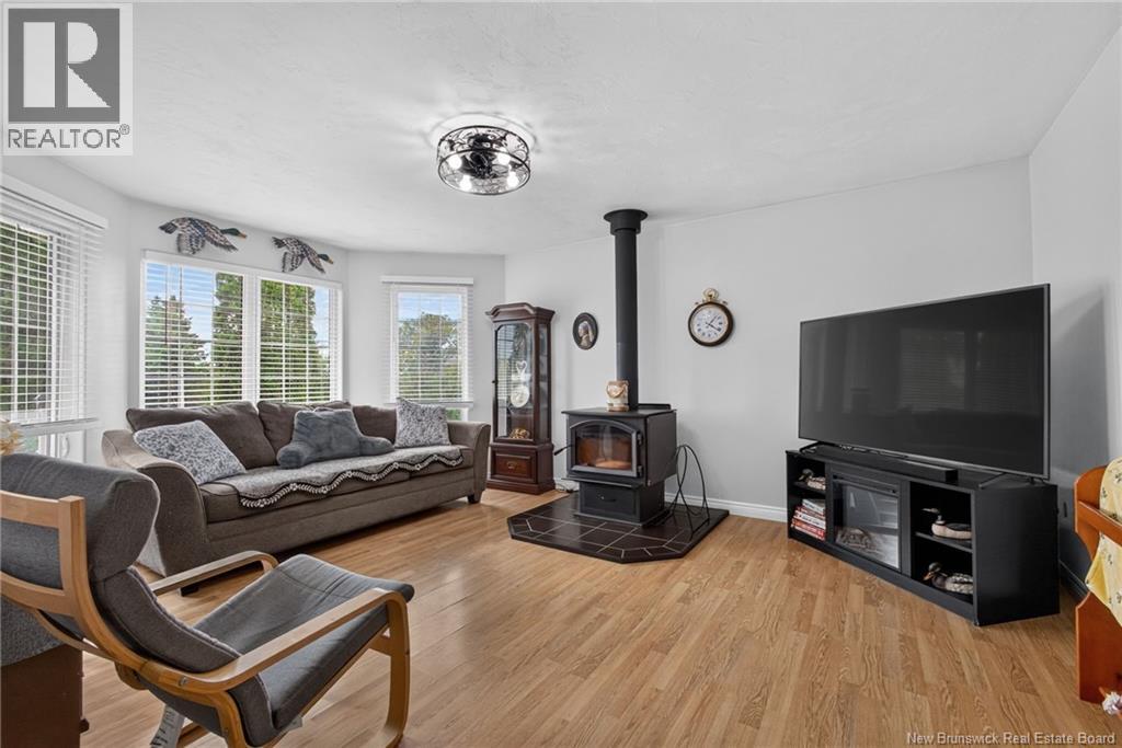 218 Riverside Drive - 6