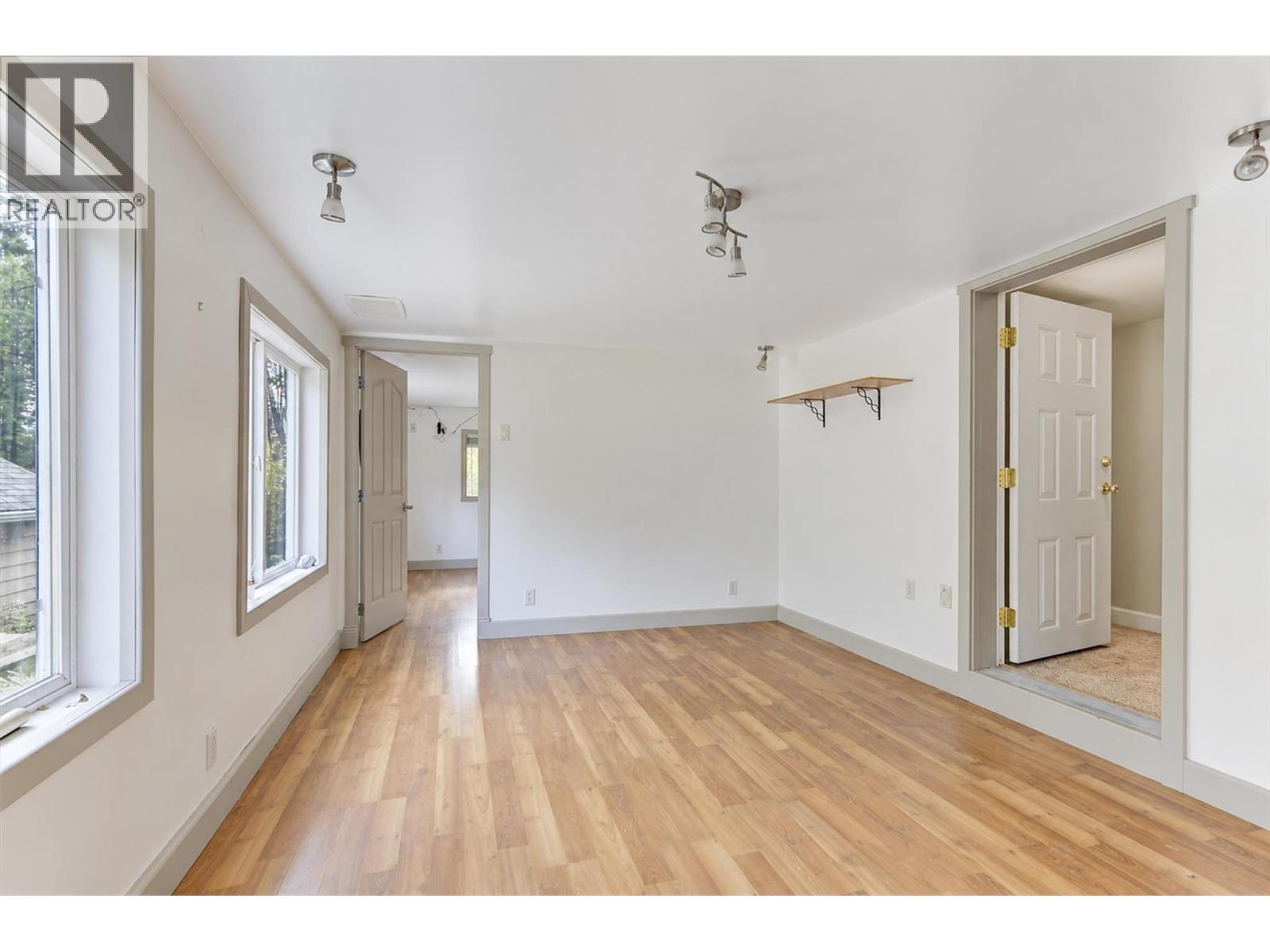 674 Muir Road - 44